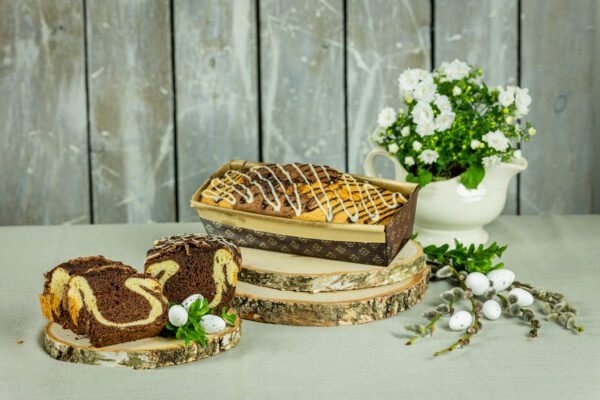 babka tvåfärgade Łaciata Easter3 Konfektyr Jacek Placek är synonymt med smaken av hembakade kakor gjorda av naturliga produkter.