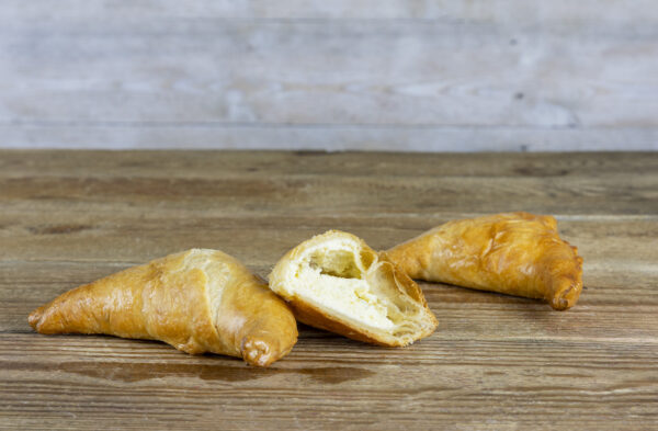 puff pastry with cheese Cukiernia Jacek Placek is synonymous with the taste of homemade cakes made of natural products.