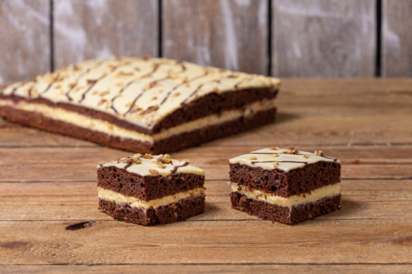 шоколадний пудинговий торт з горіхами Кондитерська Jacek Placek є синонімом смаку домашньої випічки з натуральних продуктів.