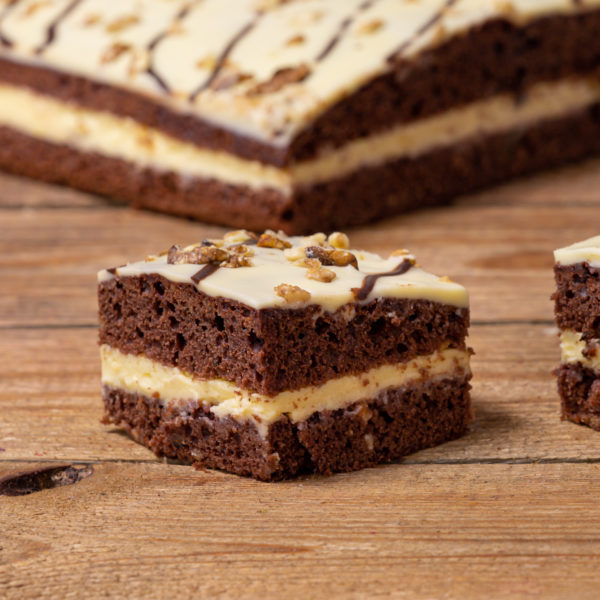 ciasto czekoladowo budyniowe z orzechami 2 Cukiernia Jacek Placek to synonim smaku domowych ciast z naturalnych produktów.