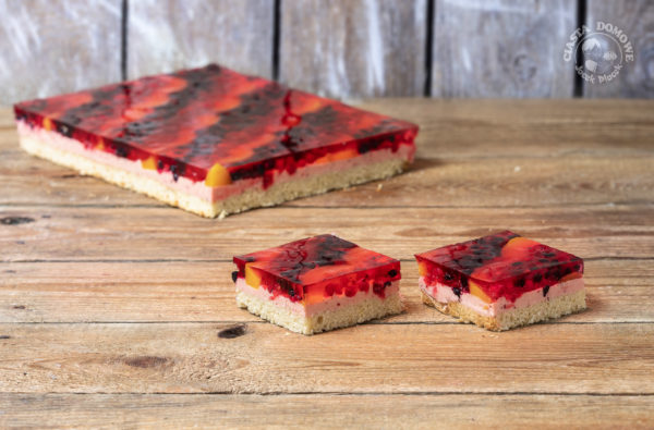 ciasto z galaretką i owocami 2 Cukiernia Jacek Placek to synonim smaku domowych ciast z naturalnych produktów.