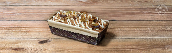 Sand cake with nuts and raisins Confectionery Jacek Placek is synonymous with the taste of homemade cakes made of natural products.