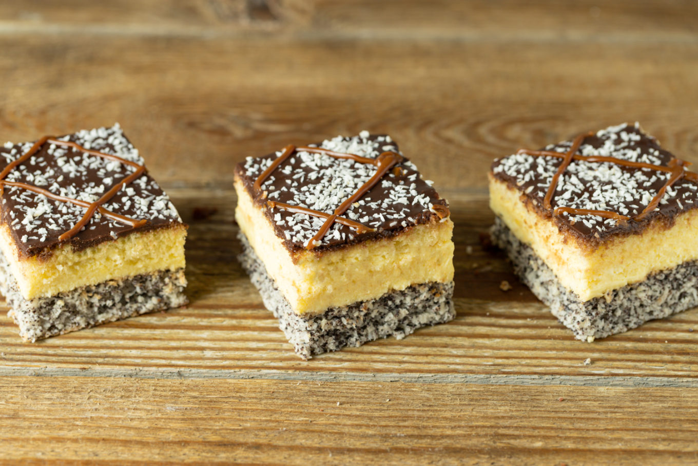 makowiec-królewski-pijak Cukiernia Jacek Placek to synonim smaku domowych ciast z naturalnych produktów.