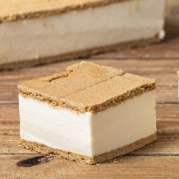 cinnamon cheesecake 2 Cukiernia Jacek Placek is synonymous with the taste of homemade cakes made from natural products.