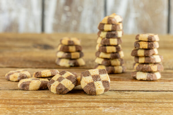 křehké sušenky šachovnice Cukrárna Jacek Placek je synonymem chuti domácích koláčů z přírodních produktů.
