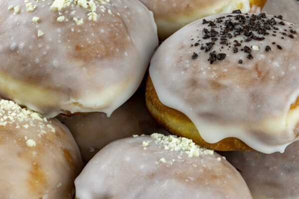 donuts zoom Cukrárna Jacek Placek je synonymem chuti domácích dortů z přírodních produktů.