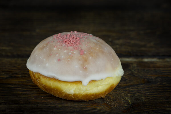 Donut mit Rosenfüllung 3 Cukiernia Jacek Placek ist ein Synonym für den Geschmack hausgemachter Kuchen aus Naturprodukten.