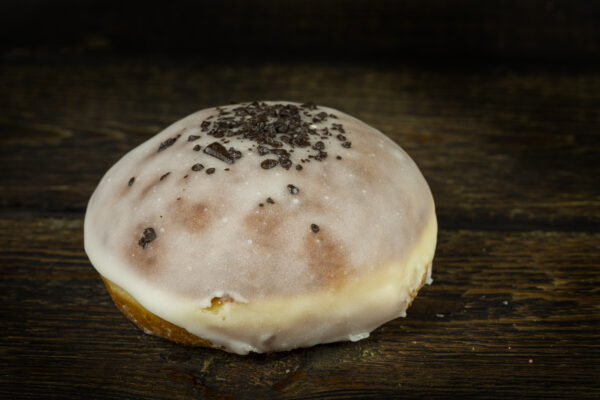 Donut mit Schokoladenfüllung 3 Süßwaren Jacek Placek ist ein Synonym für den Geschmack hausgemachter Kuchen aus Naturprodukten.