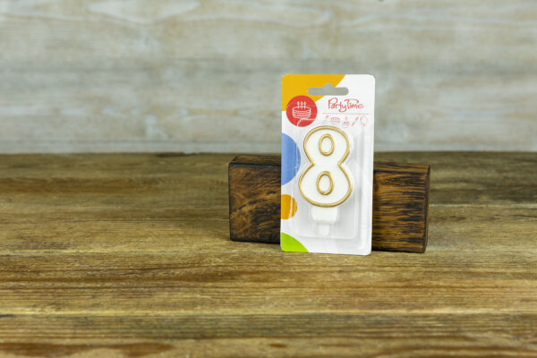 number 8 cake candle Cukiernia Jacek Placek is synonymous with the taste of homemade cakes made of natural products.