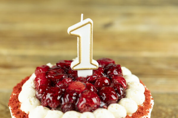 cyfra 1 świeczka na tort Cukiernia Jacek Placek to synonim smaku domowych ciast z naturalnych produktów.