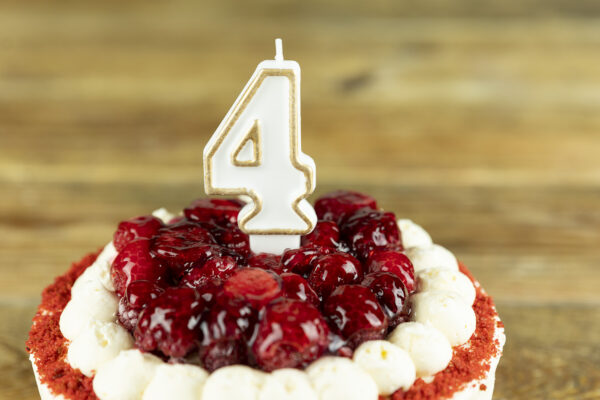 number 4 cake candle Cukiernia Jacek Placek is synonymous with the taste of homemade cakes made from natural products.
