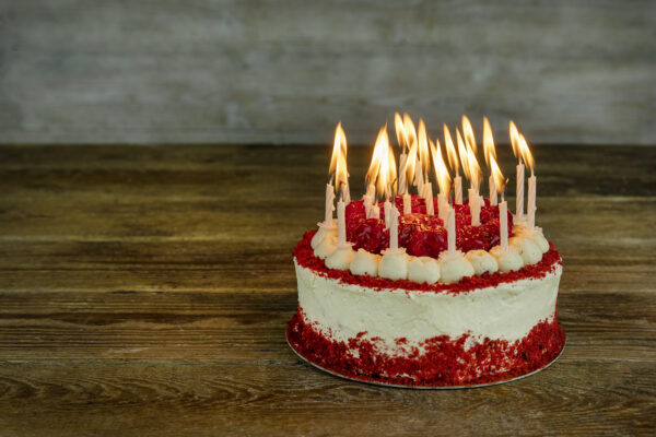 свічки для торта 24 шт білі Кондитерська Jacek Placek є синонімом смаку домашньої випічки з натуральних продуктів.