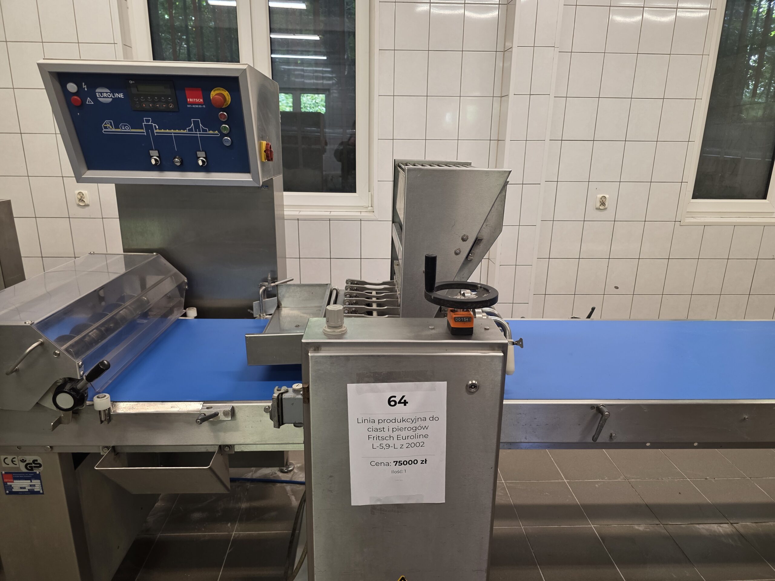 Linia produkcyjna Fritsch Euroline L-5,9-L z 2002 roku – maszyna do ciasta i pierogów, widok na panel sterowania, stację wałkującą i taśmę roboczą