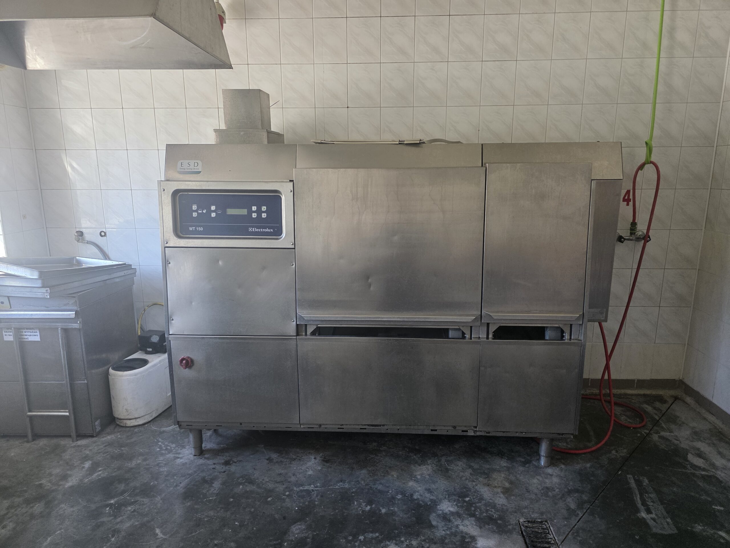Zmywarka przelotowa Electrolux WT 150, widok ogólny urządzenia